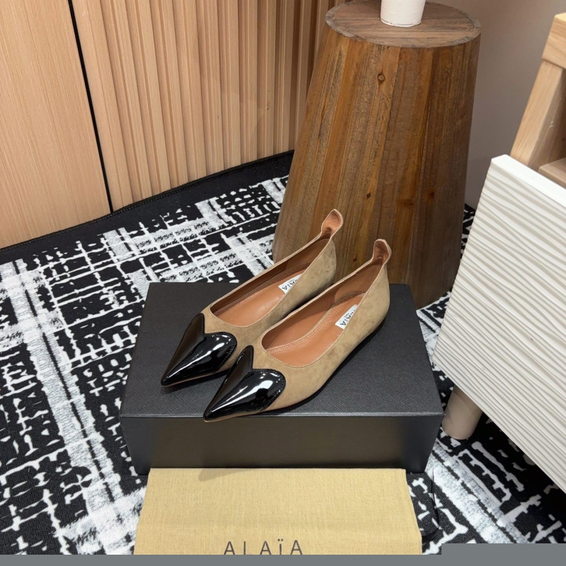 Other flat shoes